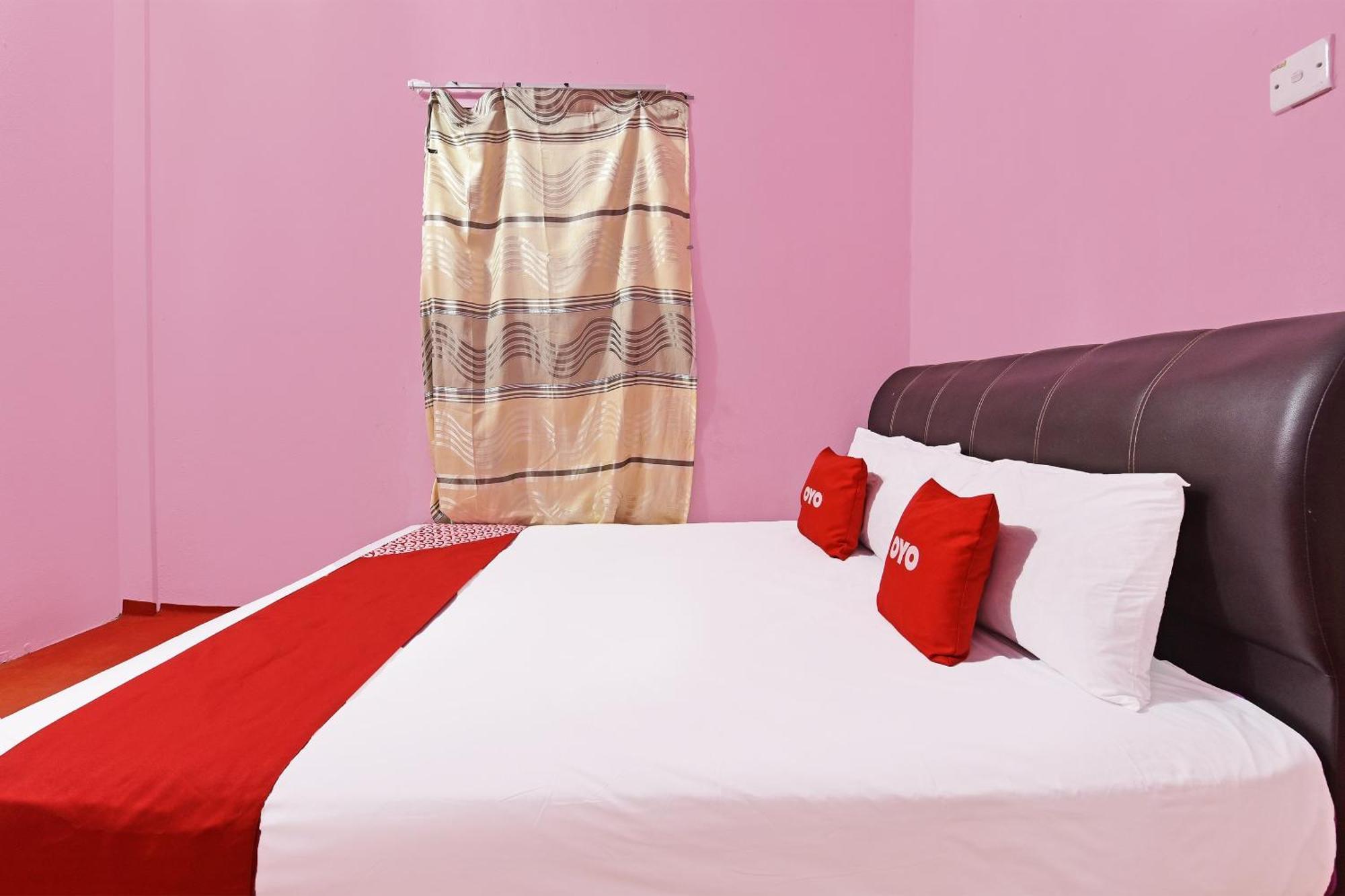 Capital O 90664 Rabi Hotel โกตาบารู ภายนอก รูปภาพ