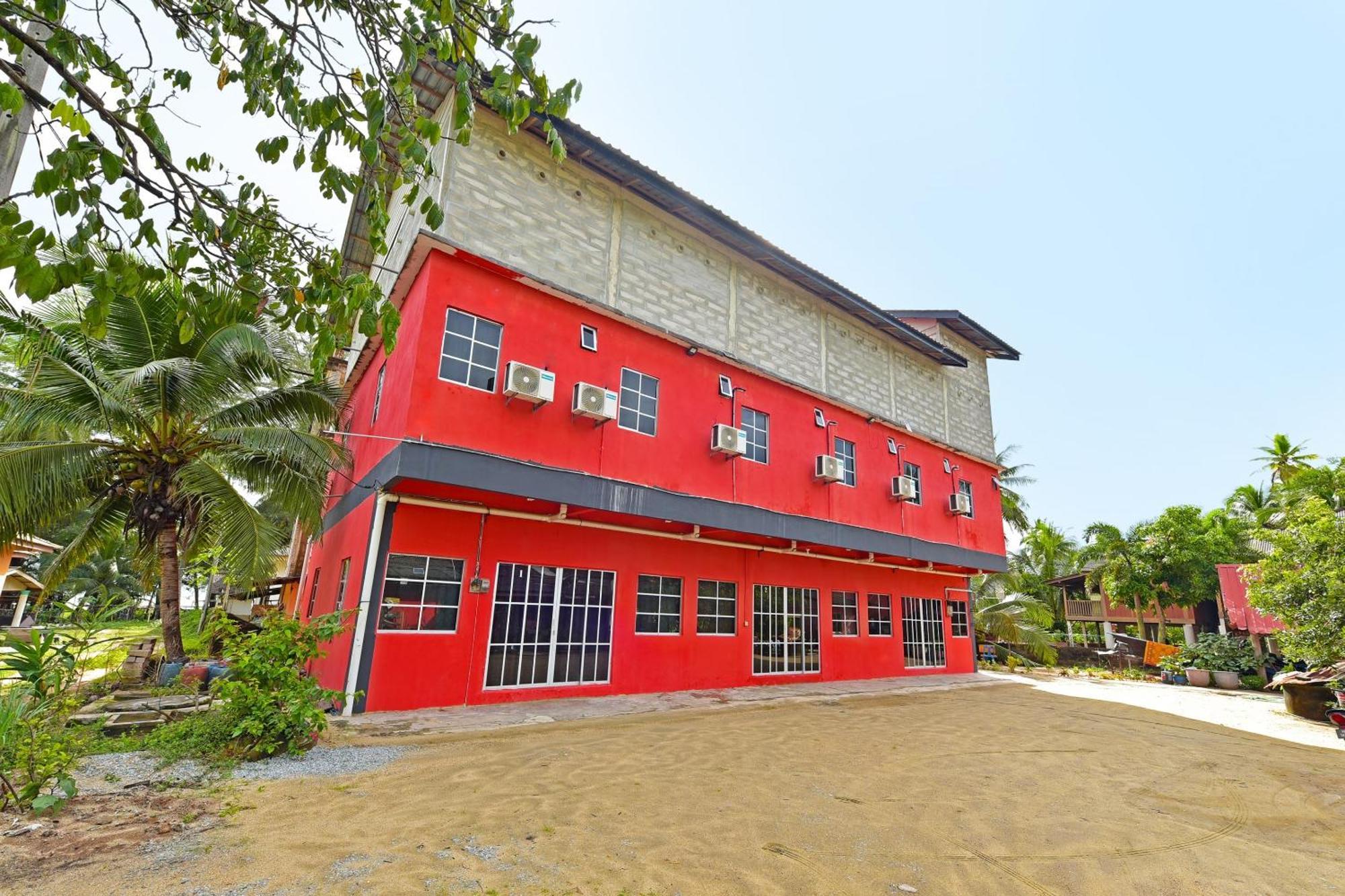 Capital O 90664 Rabi Hotel โกตาบารู ภายนอก รูปภาพ